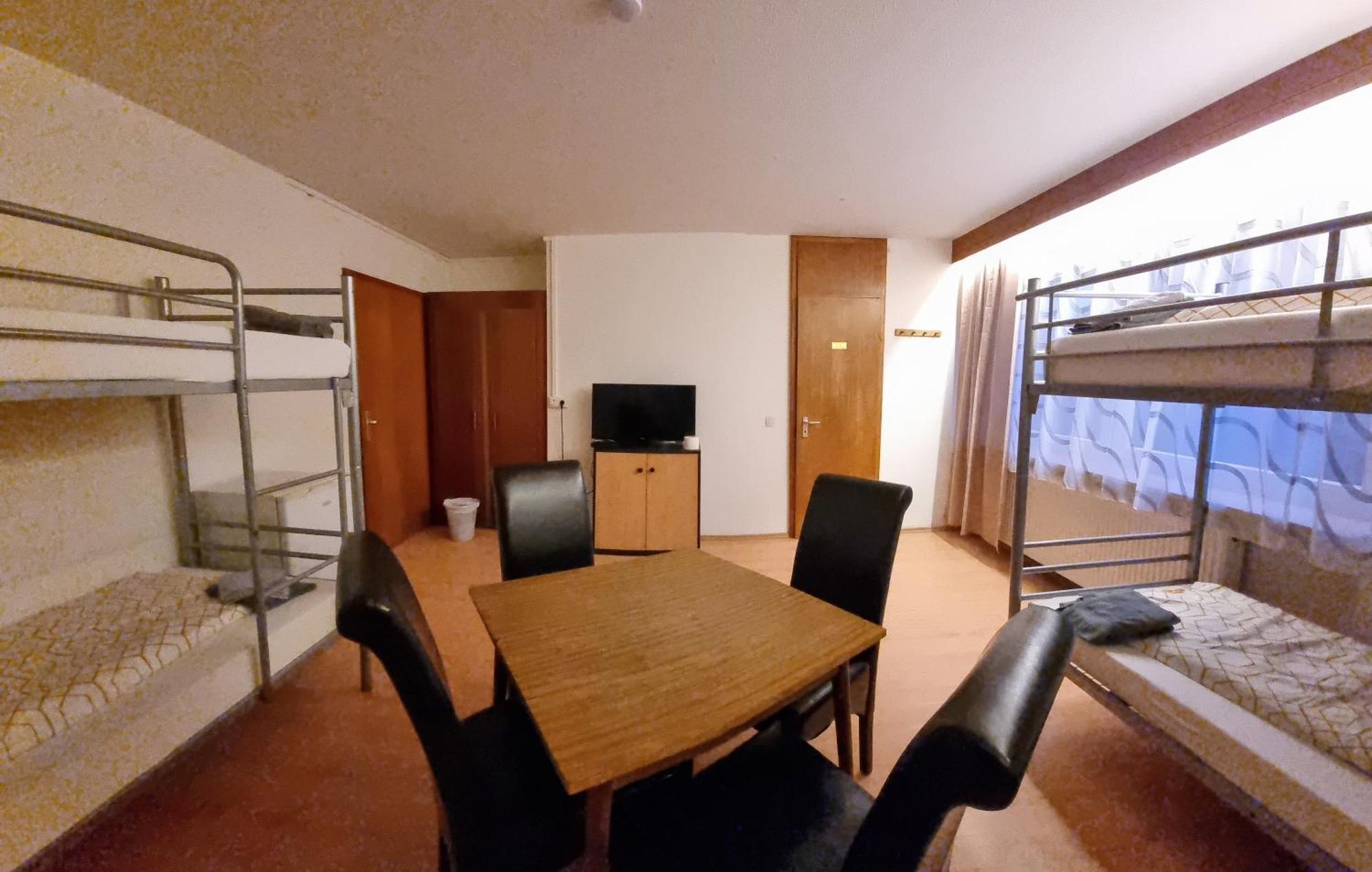 Monteurzimmer - Karlsbad Bagian luar foto